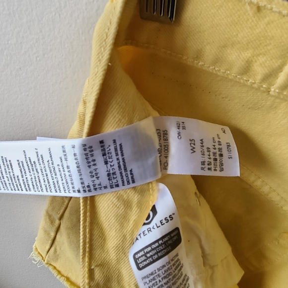Levi's 501 crop shorts yellow W25 - Picture 3 of 4